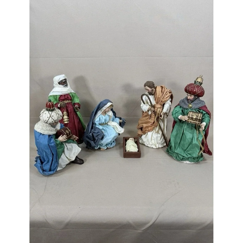 Vintage Nativity Set- 6 Fabric-Mache Mary Joseph Wisemen Jesus Christmas